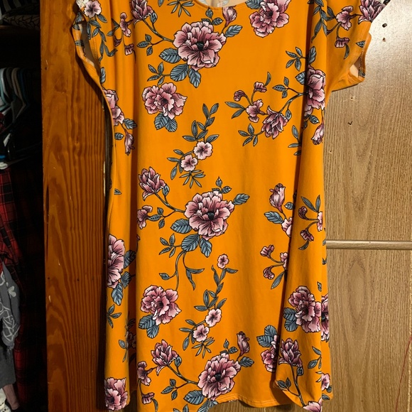 Dress - Picture 2 of 2